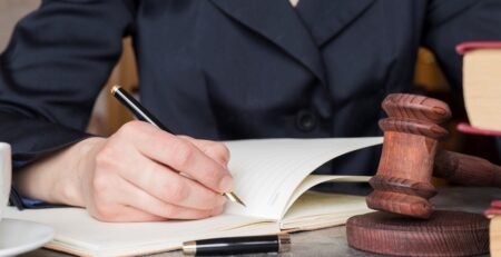 Apakah Setiap Perjanjian Harus Dibuat di Hadapan Notaris?